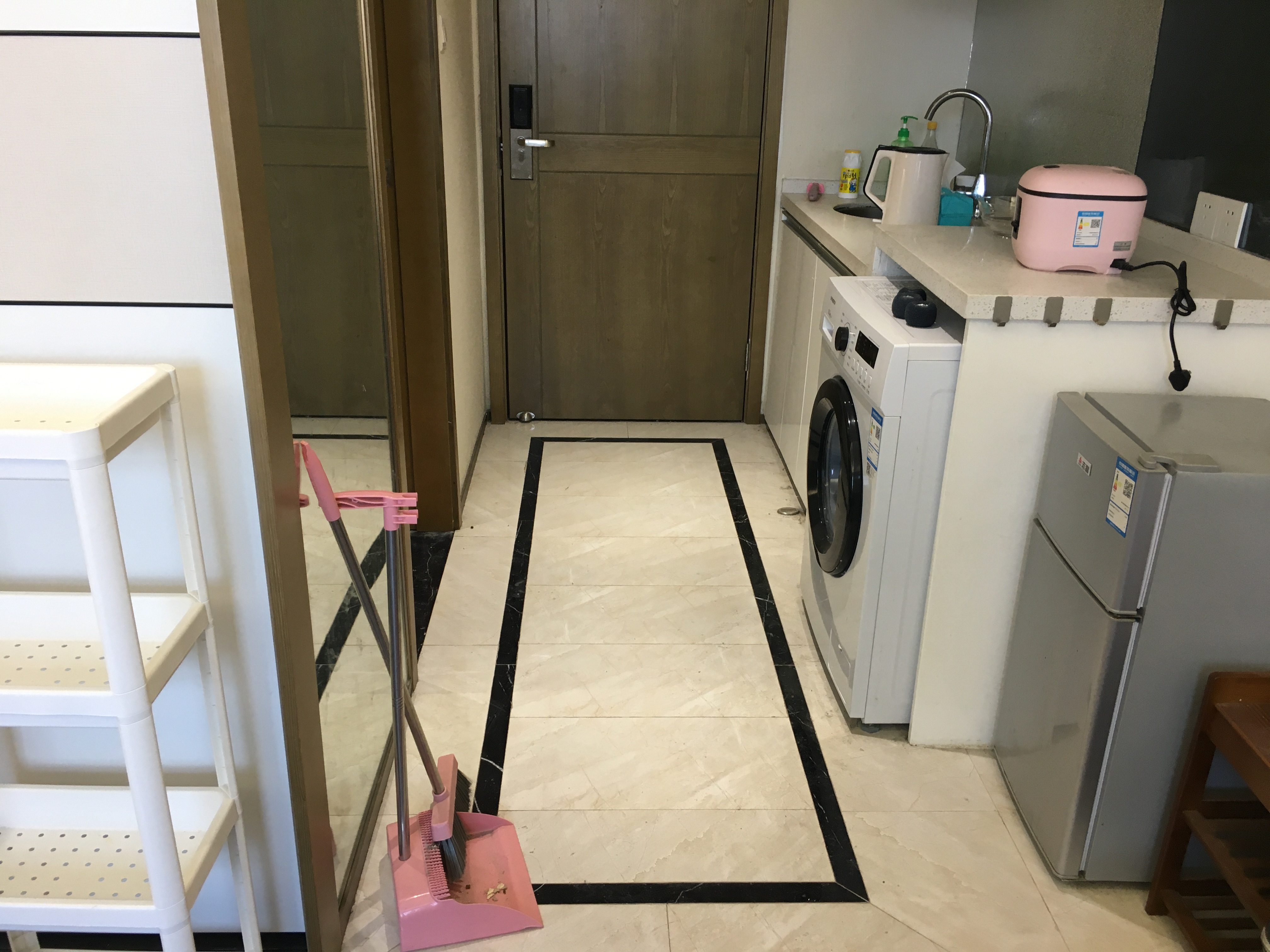 中港金座 1室1厅1卫 42.00m&sup2;
