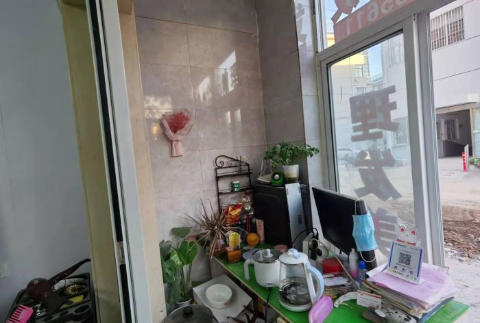 易家桥新村 1室1厅1卫 37m&sup2;