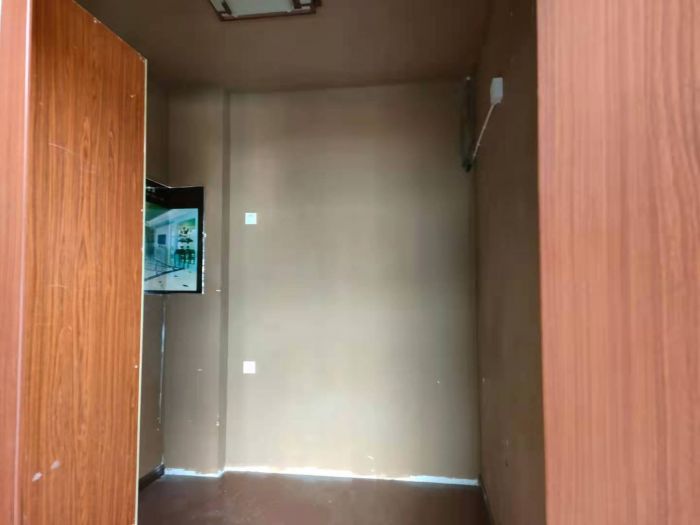 鸿运大厦 3室1厅1卫 60m&sup2;