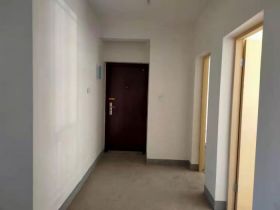 紫东南苑南区 3室2厅1卫 122m&sup2;