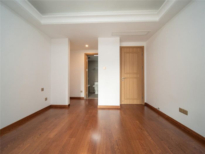 雍华府 4室2厅2卫 136m&sup2;