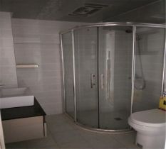 鸿运大厦 3室2厅1卫 128m&sup2;