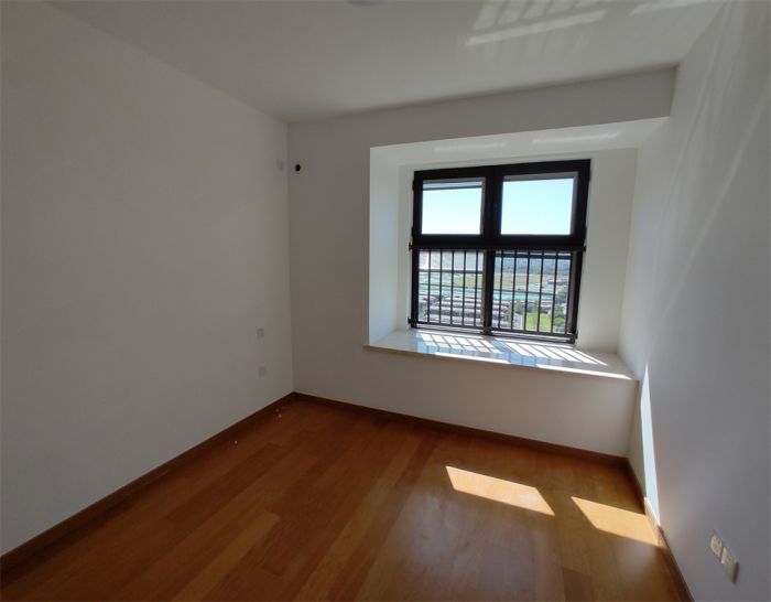 绿地新里城 3室2厅1卫 91m&sup2;