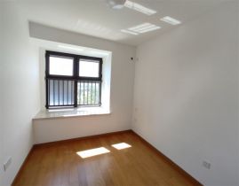 绿地新里城 3室2厅1卫 91m&sup2;