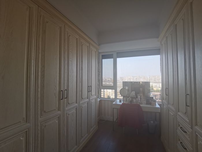 中南世纪花城三期 3室2厅2卫 135m&sup2;