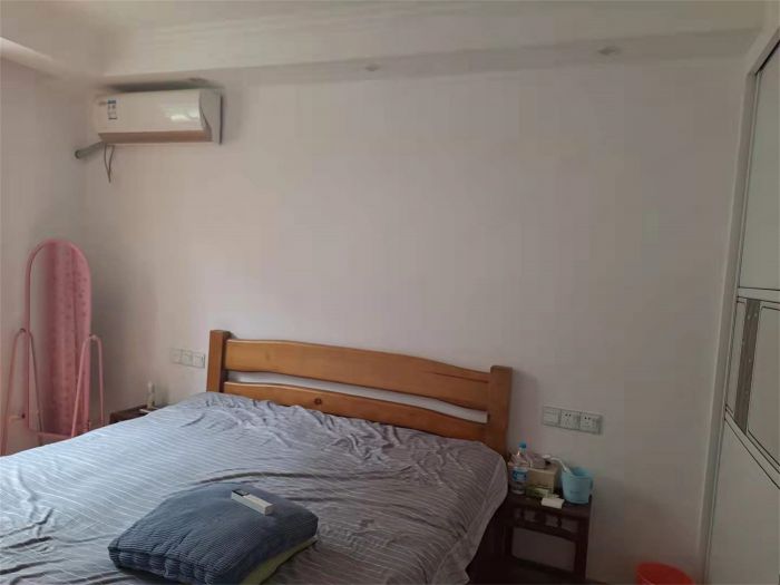 易家桥新村 2室1厅1卫 70m&sup2;