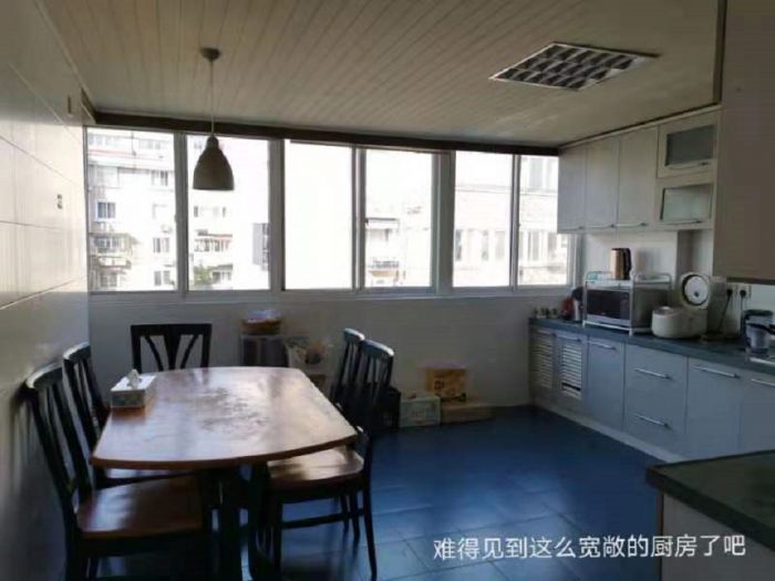 黎明花园 6室2厅2卫 210m&sup2;