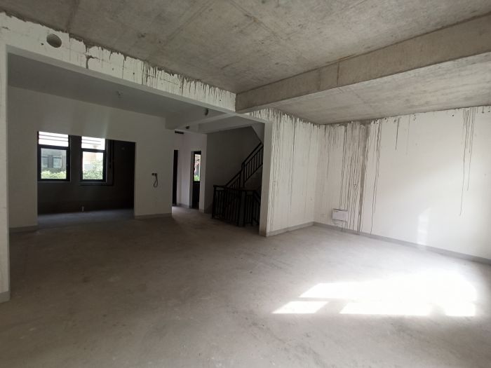 云樾河山 4室2厅3卫 168m&sup2;