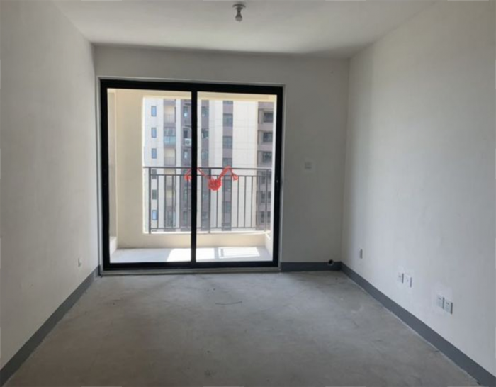 绿地新里城 3室2厅1卫 92m&sup2;