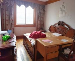 南园路18号大院 4室2厅2卫 154m&sup2;