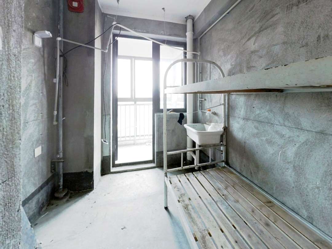 同和嘉苑 3室1厅1卫 114m&sup2;