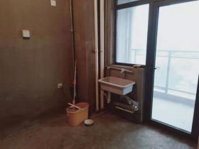 炜赋星湖邻里 3室2厅2卫 149m&sup2;