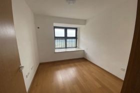 绿地新里城 3室2厅1卫 95m&sup2;
