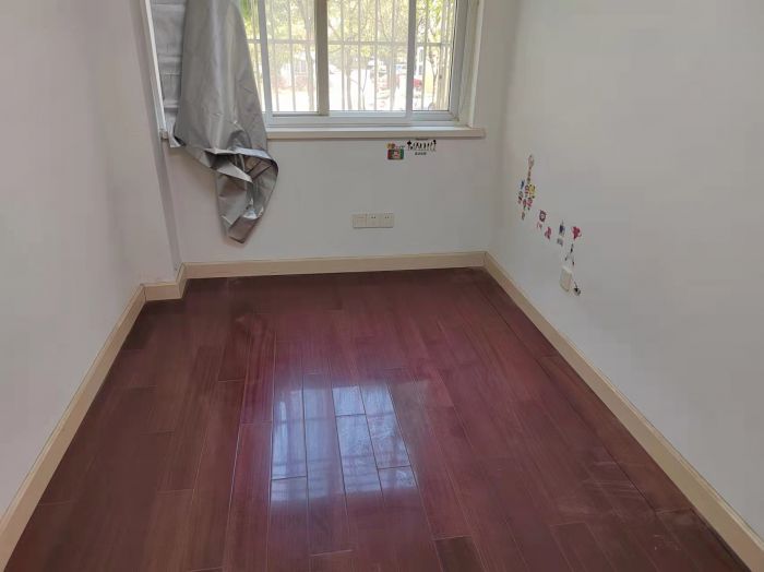 春晖花园 3室2厅1卫 136m&sup2;