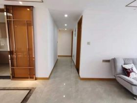中南世纪花城三期 3室1厅1卫 178m&sup2;