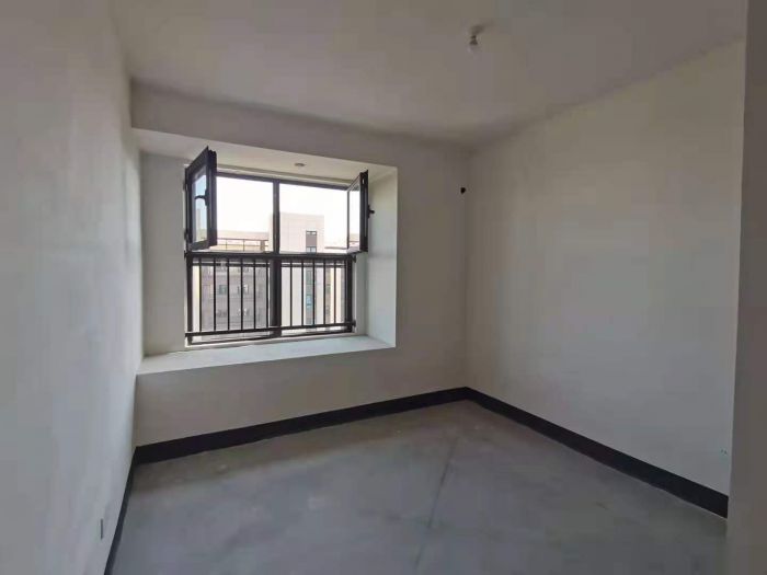 绿地新里城 3室1厅1卫 91m&sup2;