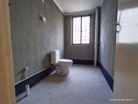 紫东南苑 3室1厅1卫 120m&sup2;