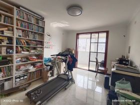 东城花园 4室2厅2卫 228m&sup2;