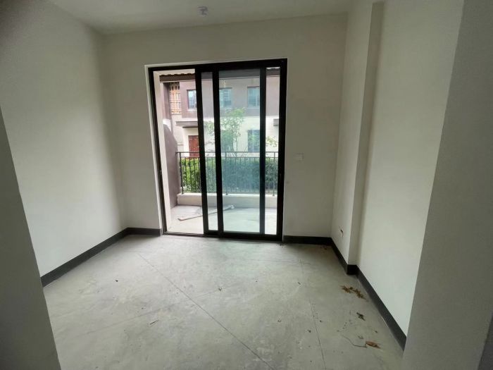 春风南岸西园 5室2厅3卫 138m&sup2;