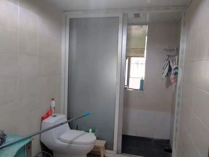 新胜花苑 3室2厅1卫 125m&sup2;
