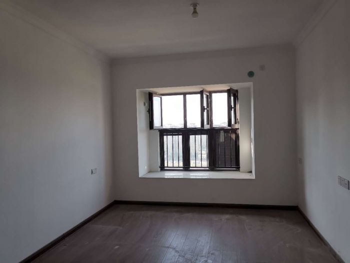 碧桂园时代悦城 4室2厅2卫 142m&sup2;