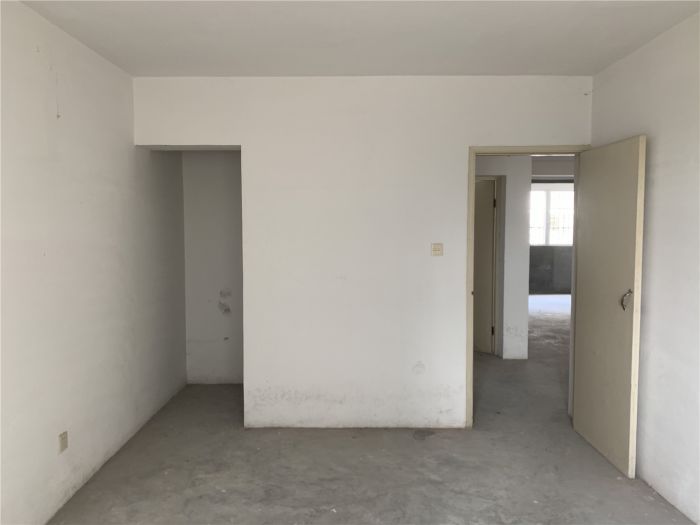天山花苑 3室1厅1卫 142m&sup2;