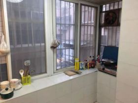 任港路2号 1室1厅1卫 50m&sup2;