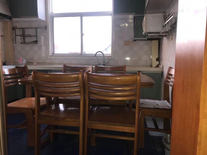 城港新村 4室2厅1卫 150m&sup2;