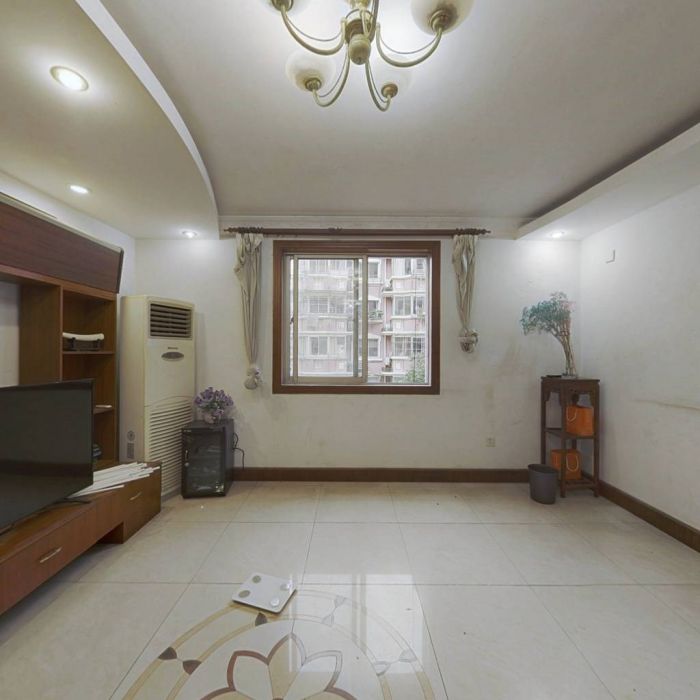 阳光花园 3室2厅1卫 124.86m&sup2;