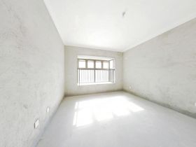 华强城 4室2厅2卫 148m&sup2;