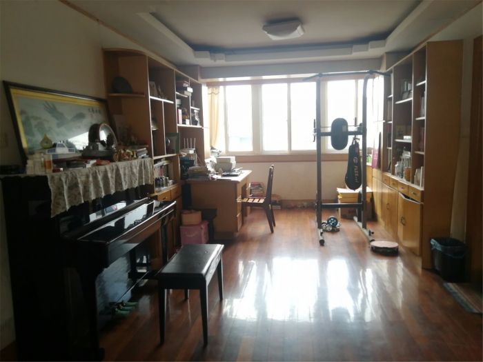 千禧园 3室2厅1卫 185m&sup2;