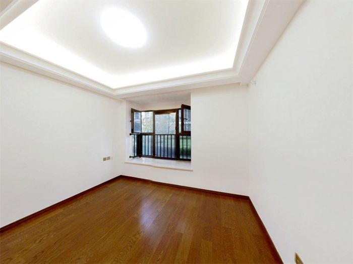 雍华府 4室2厅2卫 135m&sup2;