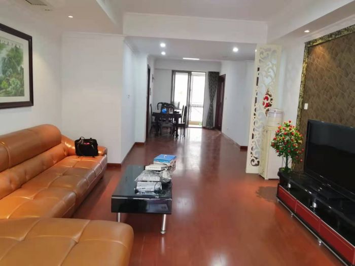 优山美地花园 3室2厅2卫 141m&sup2;