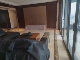 圆融广场公馆 3室2厅2卫 183m&sup2;