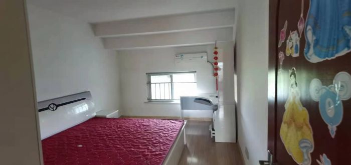 公园一村 4室2厅2卫 75m&sup2;