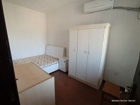 紫东南苑 6室2厅2卫 130m&sup2;