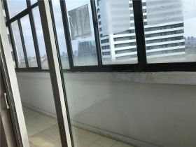 金海岸国际广场 3室2厅1卫 114m&sup2;