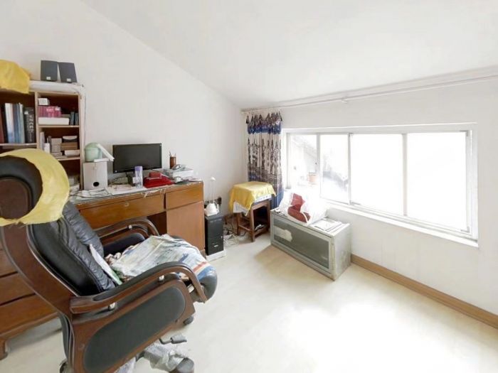 郭里园 3室2厅1卫 130m&sup2;
