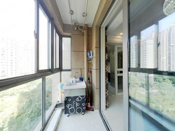 弘阳上城 3室2厅2卫 133m&sup2;
