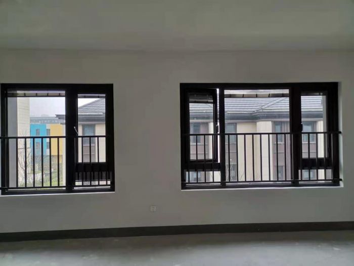 龙湖天宸源著 4室3厅3卫 275m&sup2;
