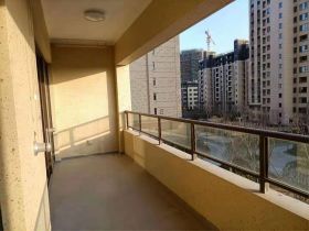 珑府 4室2厅2卫 145m&sup2;