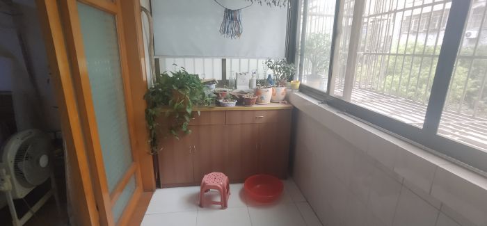 郭里园 3室2厅1卫 103m&sup2;