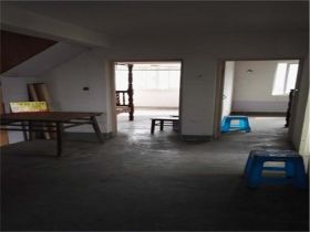 天勤家园 5室2厅2卫 145m²