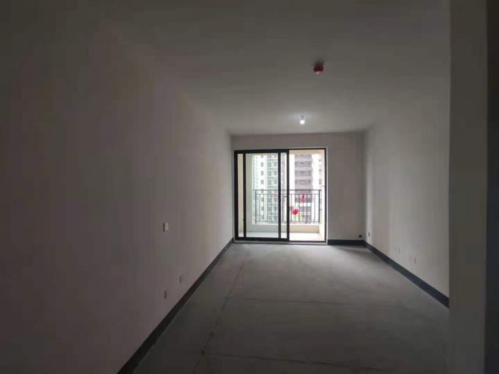 绿地新里城 3室2厅1卫 90m&sup2;
