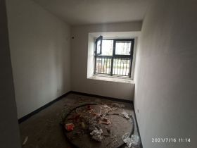 绿地新里城 3室2厅1卫 91m&sup2;