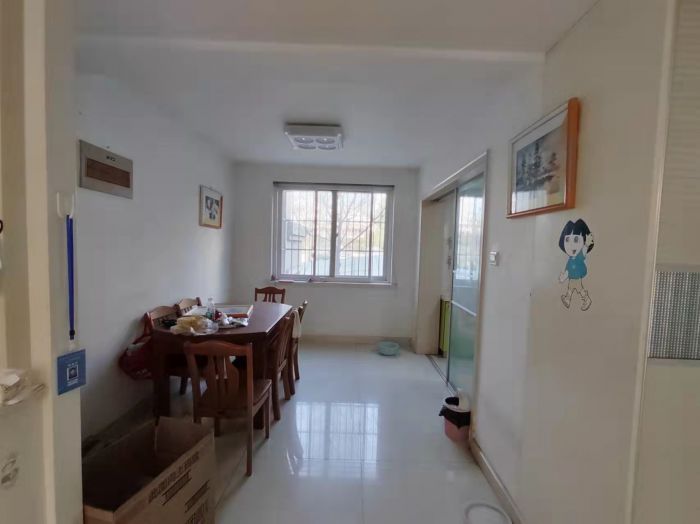 春晖花园 3室2厅1卫 136m&sup2;