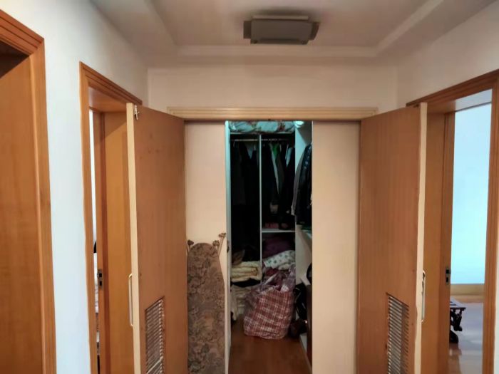 光明东村 4室2厅2卫 143.9m&sup2;