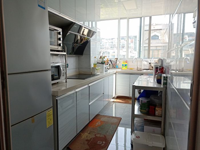 春天花园 3室2厅1卫 75m&sup2;