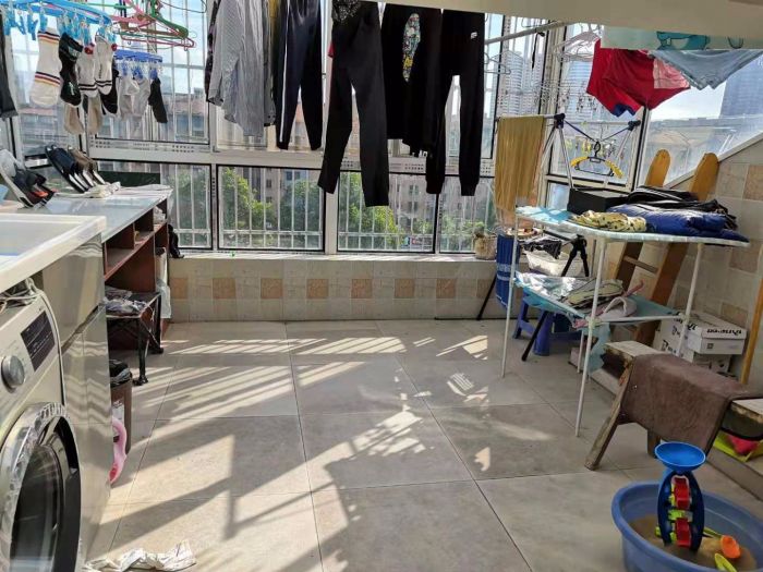 五一新村西区 3室2厅1卫 138m&sup2;