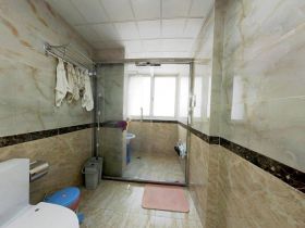 华强城 3室2厅1卫 125.58m&sup2;